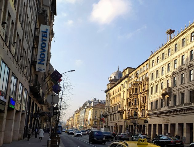 Eladó téglalakás, Budapesten, VIII. kerületben, Rákóczi úton