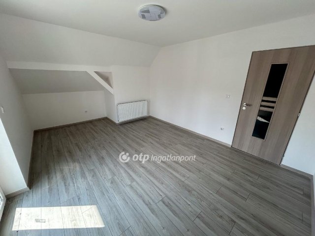 Eladó családi ház, Balatonszárszón 123 M Ft, 4 szobás