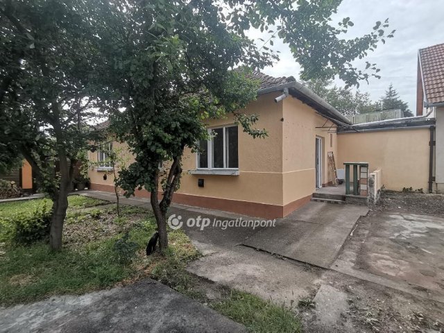 Eladó családi ház, Békéscsabán 16.9 M Ft, 2 szobás