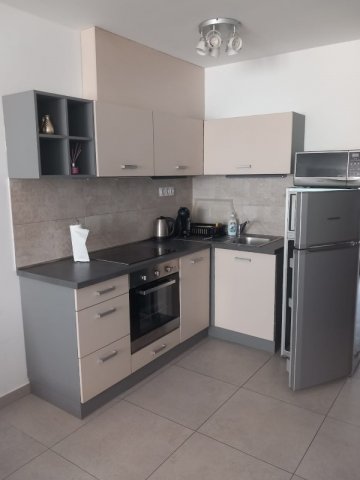 Kiadó téglalakás, albérlet, Pécsett 190 E Ft / hó, 1 szobás