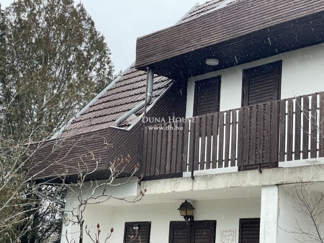 Eladó ikerház, Cserkeszőlőn 21 M Ft, 3 szobás
