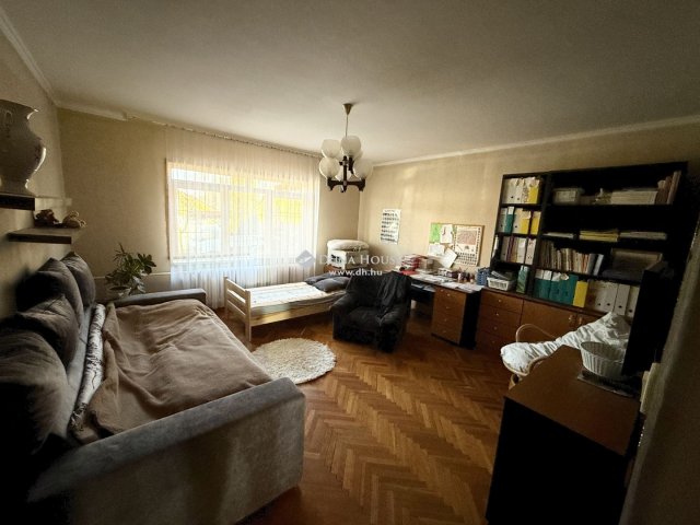 Eladó családi ház, Nyíregyházán 79.9 M Ft, 4+1 szobás