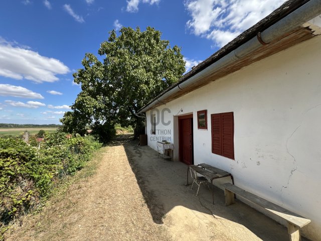 Eladó mezogazdasagi ingatlan, Szekszárdon 9.8 M Ft, 3 szobás
