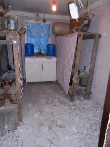 Eladó családi ház, Cserkeszőlőn 3.5 M Ft, 2 szobás