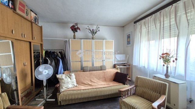 Eladó családi ház, Kecskeméten 39.9 M Ft, 3 szobás
