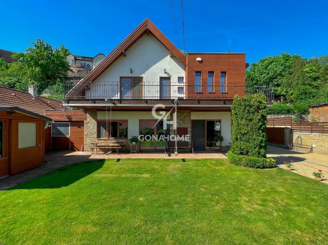 Eladó családi ház, Balatonalmádiban 285 M Ft, 6 szobás
