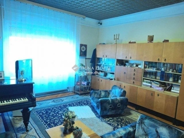 Eladó családi ház, Dunaharasztin 110 M Ft, 6 szobás