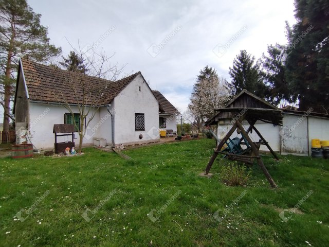 Eladó családi ház, Liszón 14.5 M Ft, 2 szobás