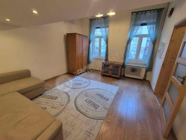 Kiadó téglalakás, albérlet, Budapesten, VI. kerületben