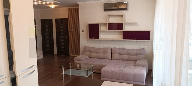 Kiadó téglalakás, albérlet, Szegeden 300 E Ft / hó, 2+1 szobás