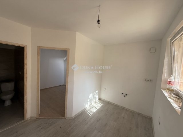 Eladó téglalakás, Budapesten, XIX. kerületben 27.9 M Ft
