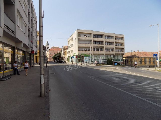 Kiadó üzlethelyiség, Pápán 100 E Ft / hó, 1+1 szobás