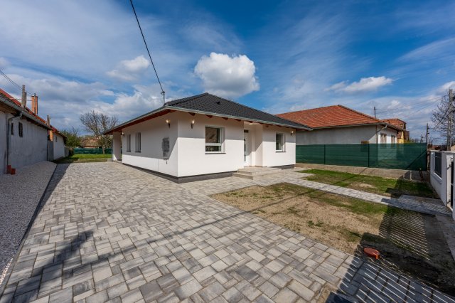 Eladó családi ház, Szigetújfalun 104.9 M Ft, 4 szobás