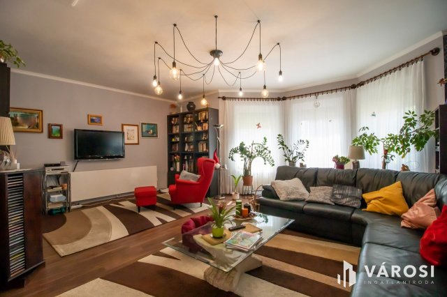 Eladó családi ház, Szabadbattyánban 109 M Ft, 5 szobás