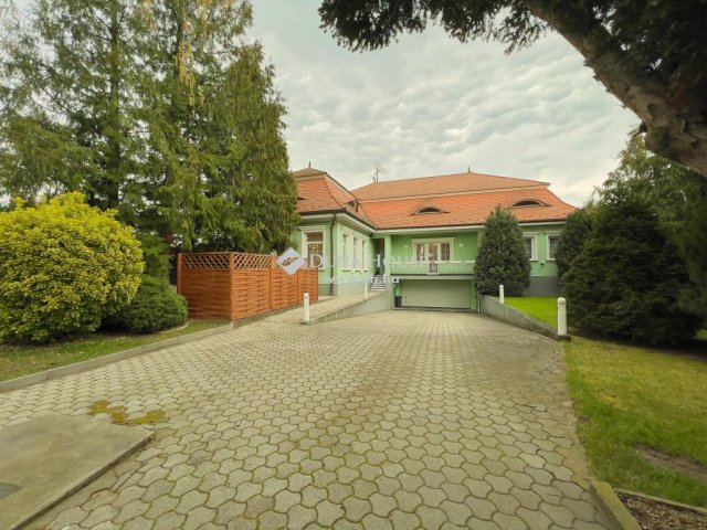 Eladó családi ház, Budapesten, XVI. kerületben 350 M Ft