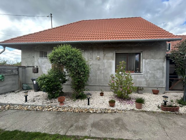 Eladó családi ház, Ceglédbercelen 63.9 M Ft, 3 szobás