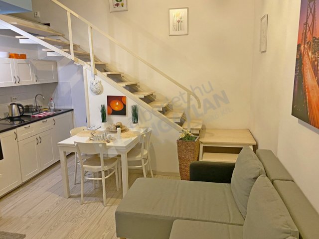 Kiadó téglalakás, albérlet, Budapesten, V. kerületben, 1 szobás