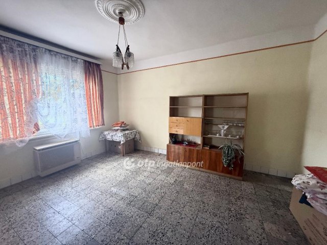 Eladó családi ház, Érpatakon 12 M Ft, 2 szobás