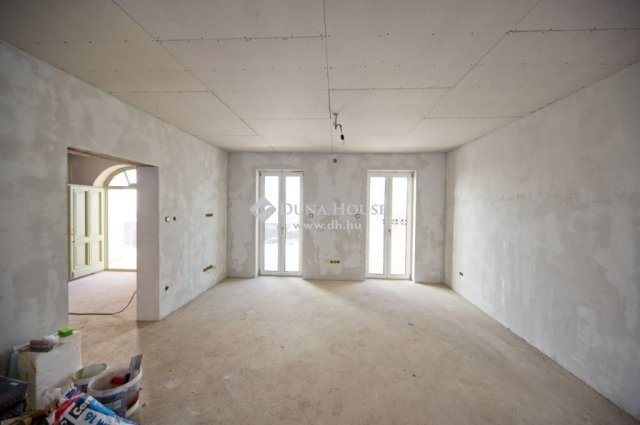 Eladó családi ház, Pilisborosjenőn 256 M Ft, 5 szobás