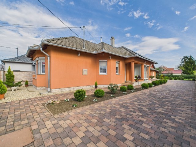 Eladó családi ház, Hajdúszoboszlón, Csaba utcában 195 M Ft