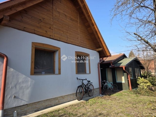 Eladó családi ház, Leányfaluban 165 M Ft, 3 szobás