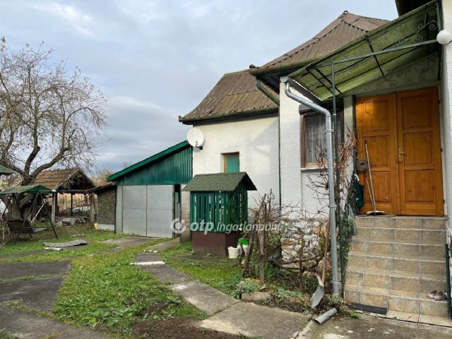 Eladó családi ház, Mikófalván 19.8 M Ft, 2 szobás