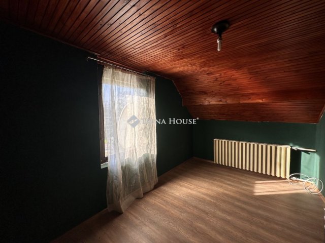Eladó családi ház, Tamásiban 39.4 M Ft, 7 szobás