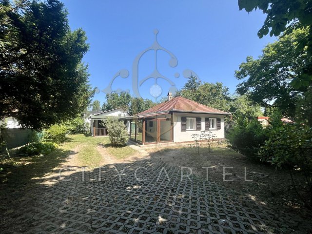 Eladó családi ház, Balatonföldváron 89.9 M Ft, 4 szobás