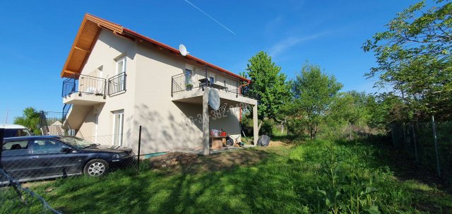 Eladó sorház, Vácon, Törökhegyi utcában 66 M Ft, 3 szobás