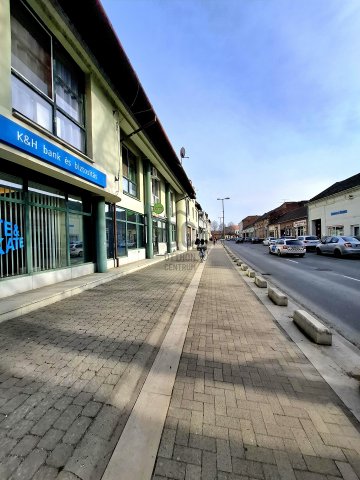 Eladó téglalakás, Siklóson 39.99 M Ft, 1 szobás