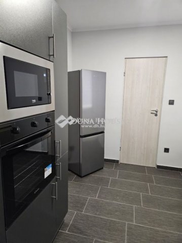 Kiadó téglalakás, albérlet, Pécsett 160 E Ft / hó, 1 szobás