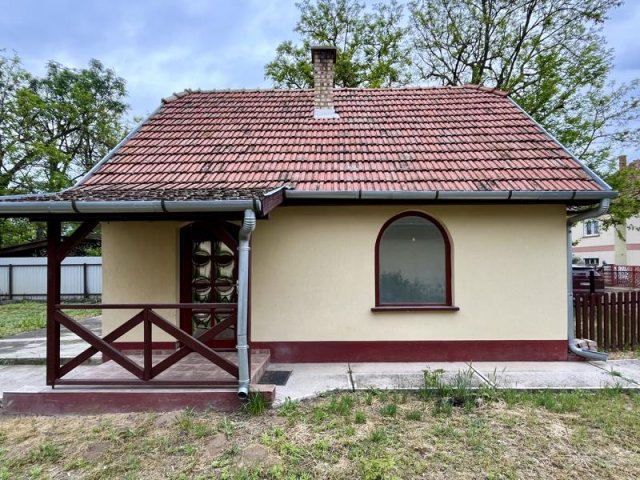 Eladó családi ház, Tápiószentmártonon 17.5 M Ft, 1 szobás