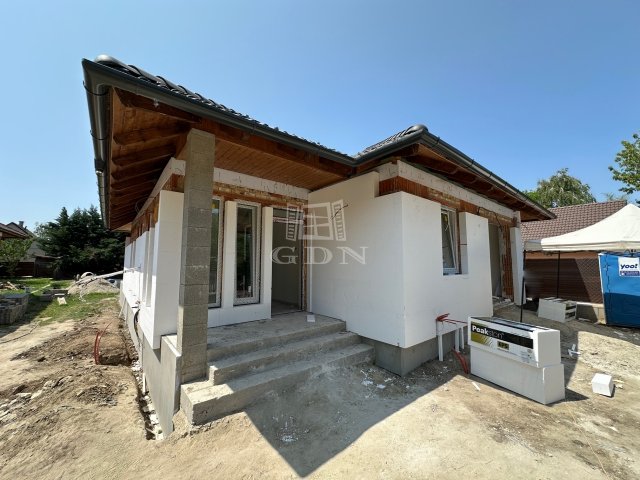 Eladó családi ház, Őrbottyánban 98 M Ft, 4 szobás