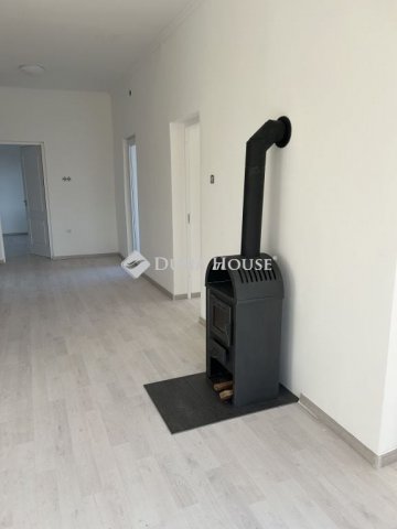 Eladó családi ház, Tiszalökön 24.5 M Ft, 4 szobás