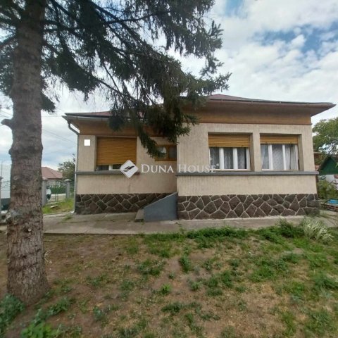 Eladó családi ház, Farmoson 24.5 M Ft, 5 szobás