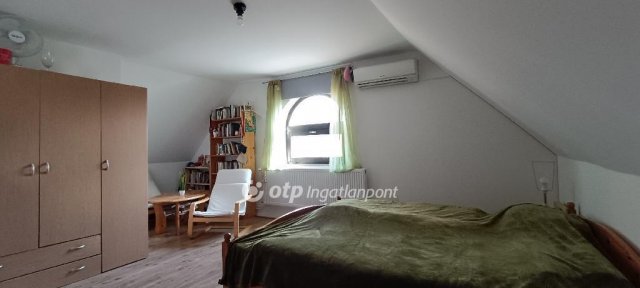 Eladó családi ház, Siklóson 79.9 M Ft, 5 szobás