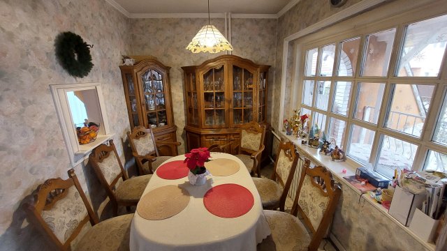 Eladó családi ház, Vecsésen 97.9 M Ft, 5 szobás