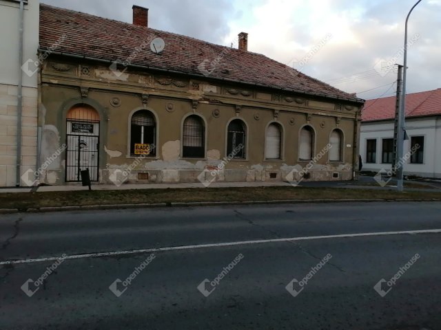 Eladó üzlethelyiség, Tapolcán 190 M Ft, 9 szobás