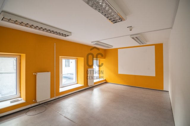 Eladó családi ház, Budapesten, I. kerületben 766.422 M Ft