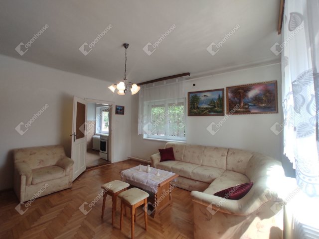 Eladó családi ház, Komáromban 49 M Ft, 3 szobás