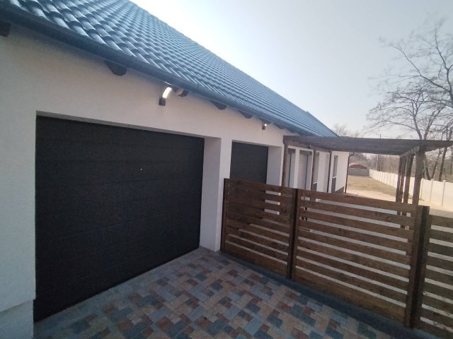 Eladó családi ház, Fóton 97 M Ft, 4 szobás