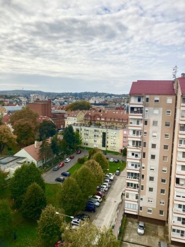 Eladó panellakás, Zalaegerszegen 32.99 M Ft, 3 szobás