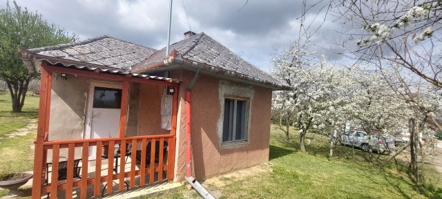 Eladó családi ház, Dombóváron 10.5 M Ft, 1 szobás