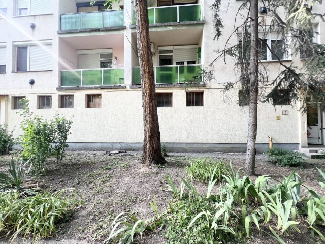 Eladó téglalakás, Békéscsabán 28.5 M Ft, 2 szobás