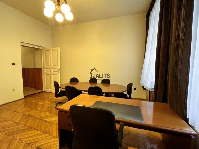 Eladó téglalakás, Budapesten, VI. kerületben 99 M Ft, 3 szobás