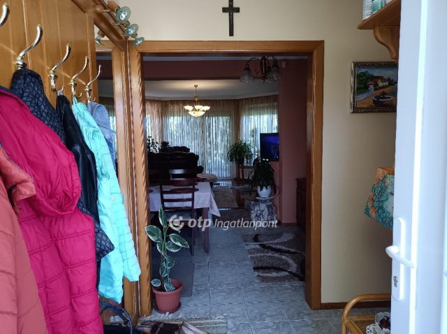 Eladó családi ház, Isaszegen 89.9 M Ft, 3 szobás