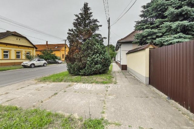 Eladó családi ház, Nagykőrösön 45 M Ft, 4+1 szobás