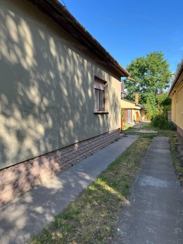 Eladó családi ház, Törtelen 28 M Ft, 3+2 szobás