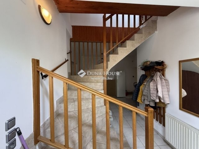 Eladó családi ház, Budapesten, XX. kerületben 150 M Ft, 8 szobás