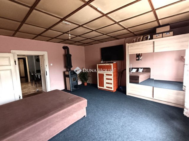Eladó családi ház, Bakonyszombathelyen 21.5 M Ft, 2 szobás